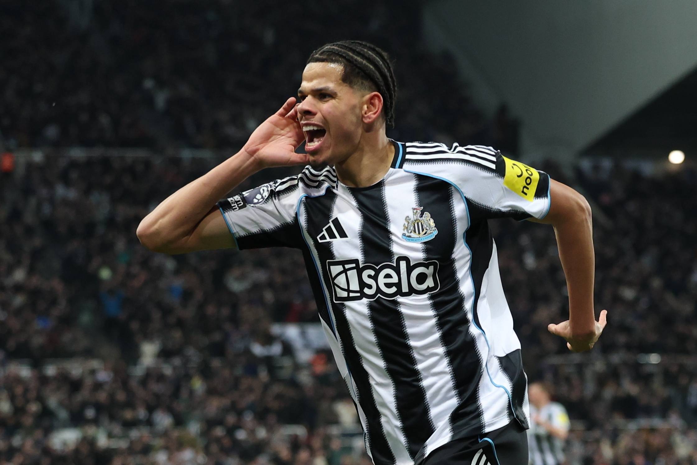 （外代二线）足球——英超联赛：纽卡斯尔联胜曼联